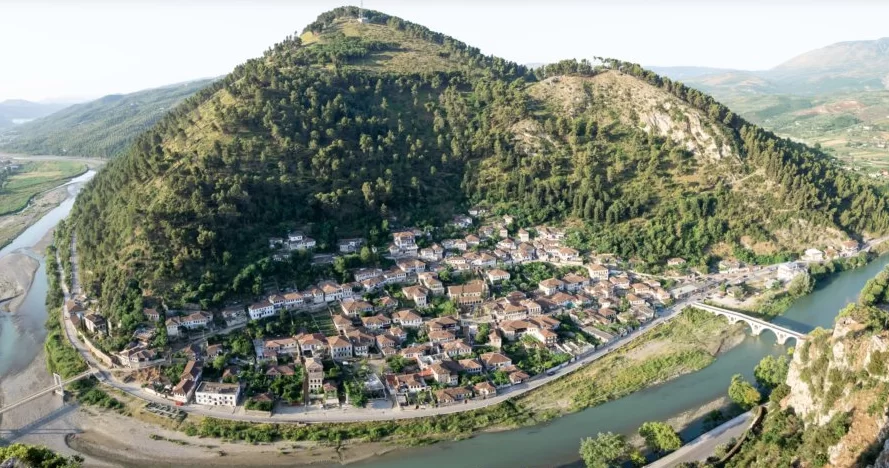 Berrat, ville albanaise, magique, sur le passage de la Via Egnatia