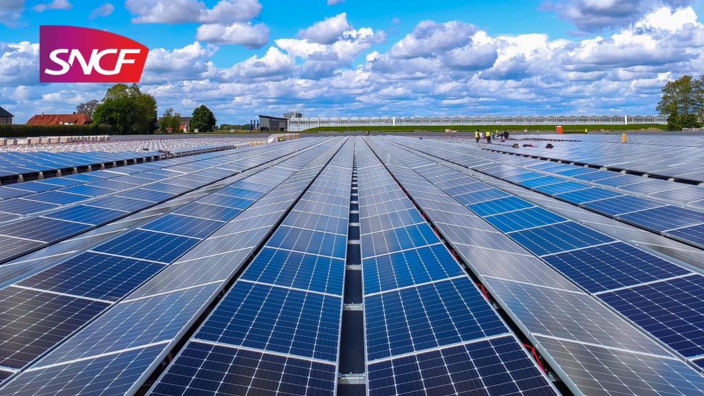 La centrale photovoltaïque d’Uchacq-et-Parentis, estampillée SNCF, installée sur une ancienne plateforme de stockage de bois dans les Landes